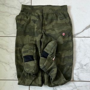 NWOT kids Feejays footed sweatpants